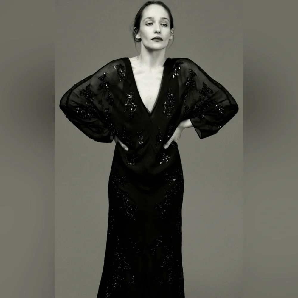 Zara Black Midi Dress
EMBROIDERED SEQUIN MIDI Dress CW Collection - Picture 1 of 13